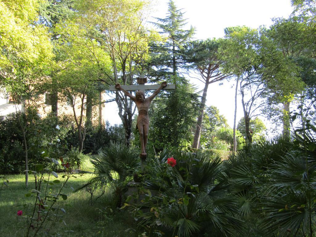 Monastero San Vincenzo - Casa Per Ferie Hotel Bassano Romano Kültér fotó