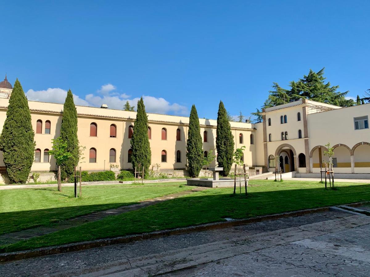 Monastero San Vincenzo - Casa Per Ferie Hotel Bassano Romano Kültér fotó